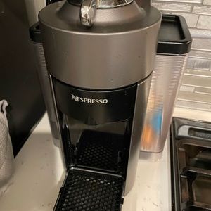 Like new, just got another one as a gift. Vertuo.